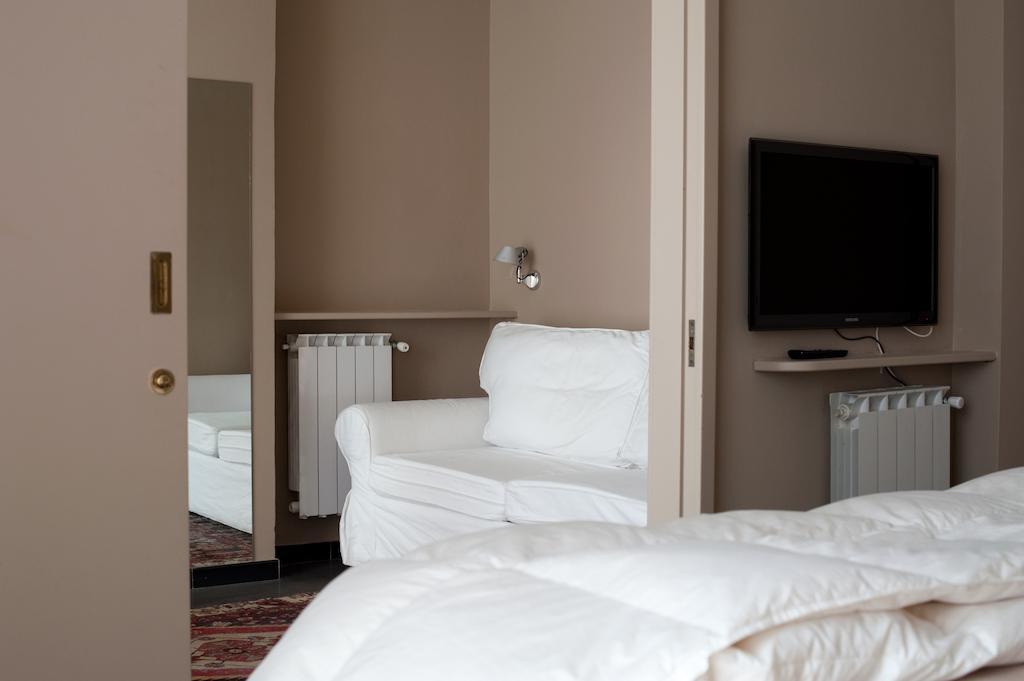 Hotel Italia นอลี ภายนอก รูปภาพ